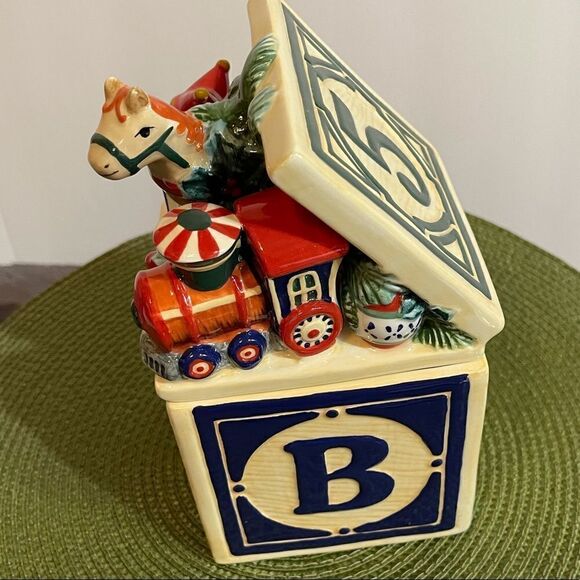 Pfaltzgraff Holiday Garland Candy dish ABC block with lid NWT - Picture 5 of 12